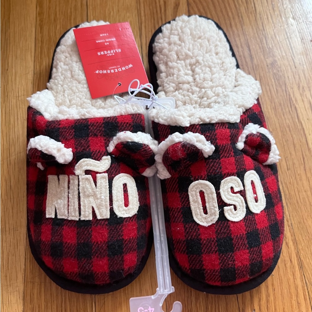 NWT Wondershop Family matching slippers “Niño Oso”